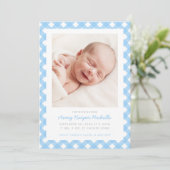 Lichtblauwe Gingham enkele foto geboorte aankondig Kaart (Staand voorkant)