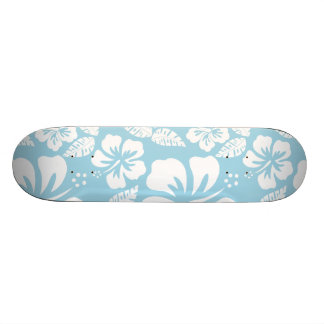 Lichtblauwe Hawaiiaanse tropische hibiscus Skateboard