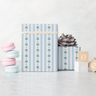 Lichtblauwe Strepen En Bloemen Cadeaupapier