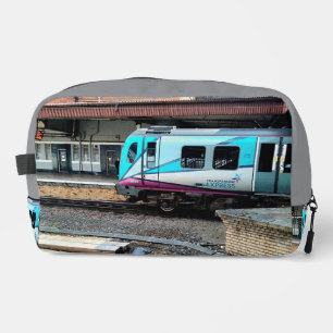 Lichtblauwe trein toilettasje