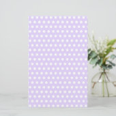 Lichte lavendel met witte pooldots briefpapier (Staand voorkant)