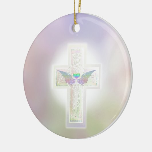 Lichte pastelparelkruis met hart- en engelvleugel keramisch ornament (Links)