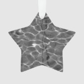 Lichte reflecties op water: zwart en wit ornament (voorkant)