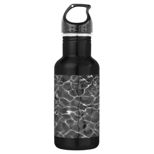 Lichte reflecties op water: zwart en wit waterfles (Voorkant)