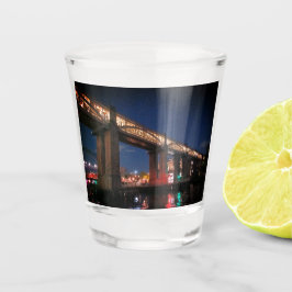Lichten onder de brug shot glas