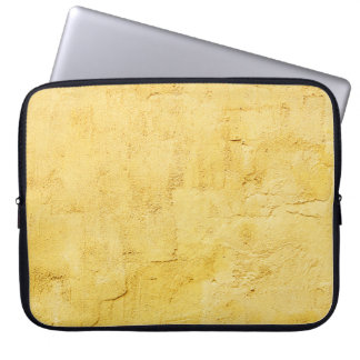 lichtgele abstracte getextureerde pleister op de w laptop sleeve