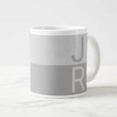 Lichtgrijs & Grijs Modern Initialen Monogram Extra Grote Beker (Voorkant rechts)