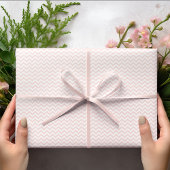 Lichtroze en witte Chevron Stripe Baby shower Cadeaupapier