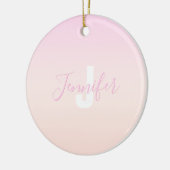 Lichtroze & perzikgradiënt Ombre Naam & Monogram Keramisch Ornament (Links)