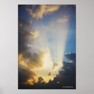 Lichtstraal door de wolken poster
