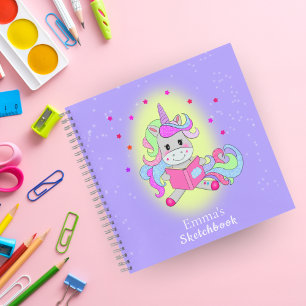 Licorne Pailletée Brillante Lisant Son Livre 