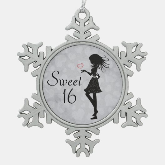 Lief 16 Silhouet Meisje en Harten Zoet Zestien Tin Sneeuwvlok Ornament (Voorkant)
