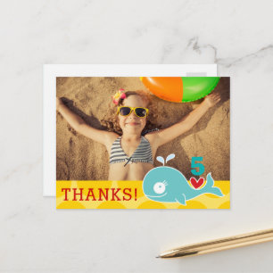 Lief meisje met walvis verjaardagsfoto bedankt briefkaart