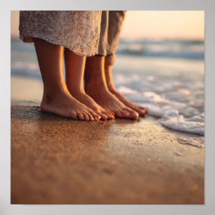 Liefde & Aarde: Interraciaal Koppel Strand Gronden Poster