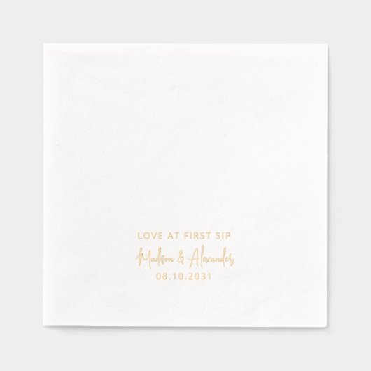 Liefde bij First Sip Custom Names Script Wedding Folie Servetten (Voorkant)