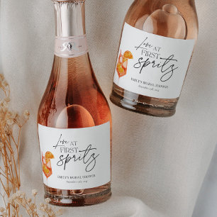 Liefde bij het eerste Vrijgezellenfeest van Spritz Sparkling Wijnetiket