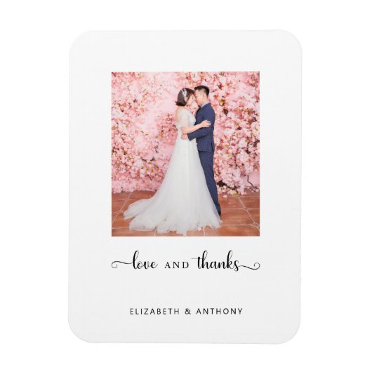 Liefde en Bedankt Foto Elegant Script Chic Wedding Magneet (Verticaal)
