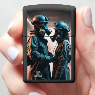 LIEFDE EN WEERSTAND Cinescope 2 Zippo aansteker