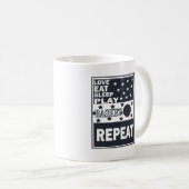 Liefde eten slaap spelen basketbal herhalen koffiemok (Voorkant rechts)
