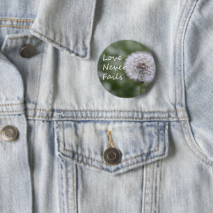 Liefde Faalt Nooit Paardenbloem1 Korintiërs 13 Ronde Button 5,7 Cm