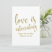 Liefde is bedwelmend goudkleurig weddenschap kaart (Staand voorkant)