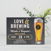 Liefde is Bierbrouwen Couple's Coed Shower Chalk Kaart (Staand voorkant)