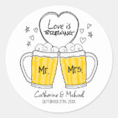 Liefde is brouwen Handgetekende Bierglazen Trouwfe Ronde Sticker (Voorkant)