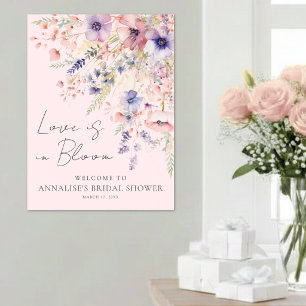 Liefde is in bloei Roze Roze Bloemige Bruiloft Fee Poster