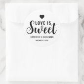 Liefde is lief elegante gepersonaliseerde bruiloft ronde sticker (Tas)