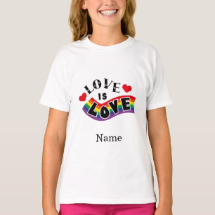 Liefde Is Liefde Regenbooglint Typografie met Hart T-shirt
