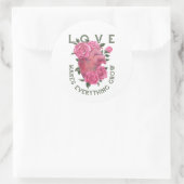 Liefde laat alles groeien – Romantische Bloemenkun Ronde Sticker (Tas)