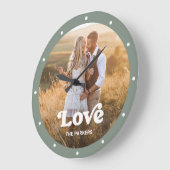 Liefde | Modern script met foto Sage Green Grote Klok (Hoek)