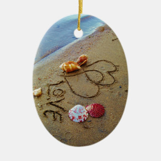 Liefde op het strand met hart keramisch ornament