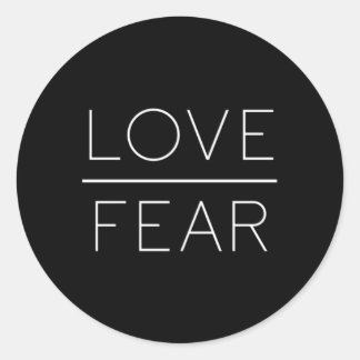 Liefde over angst ronde sticker