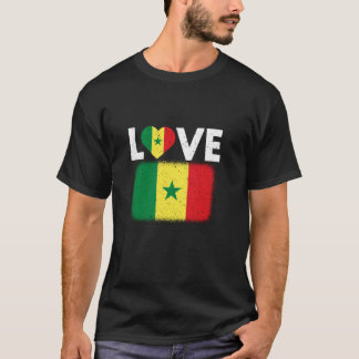 Liefde Sénégal met Senegalese noodlijdende vlag in T-shirt