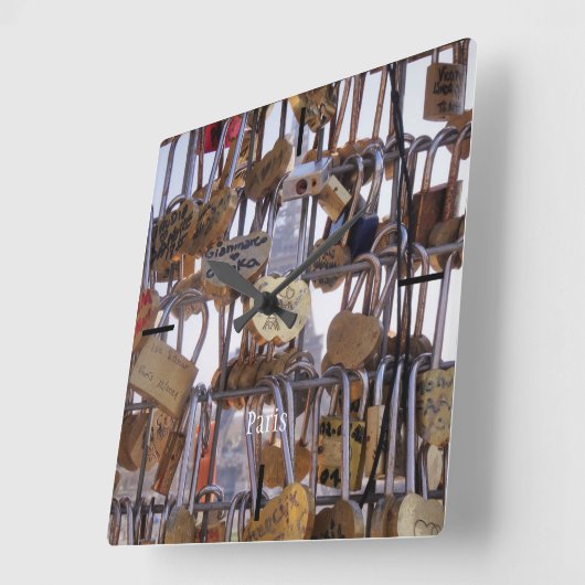 Liefde sloten en Eiffeltoren. Parijs. Frankrijk. Vierkante Klok (Hoek)