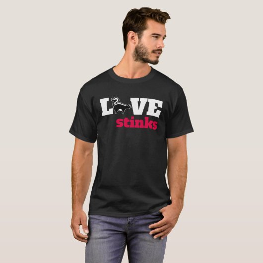 Liefde stinkt Skunk Dier Anti Valentijnsdag T-shirt (Voorkant volledig)