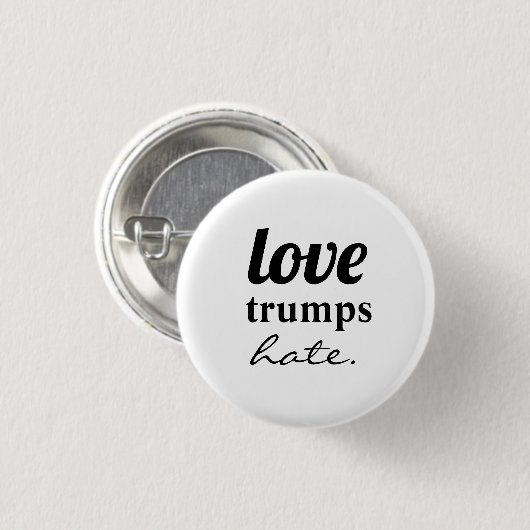 Liefde trumps haat Button (Voorkant /achterkant)