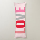 Liefde Valentijnse Blush Pink Red Typografie Lichaamskussen (Achterkant (Verticaal))