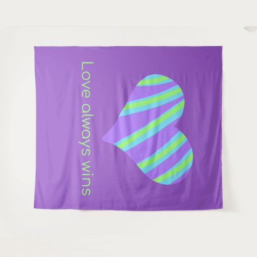 "Liefde wint altijd" Striped Heart Wandkleed (Voorkant (horizontaal))