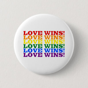 Liefde wint regenboog ronde button 5,7 cm