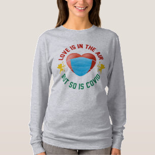 Liefde zit in de lucht, maar ook in de lucht. t-shirt