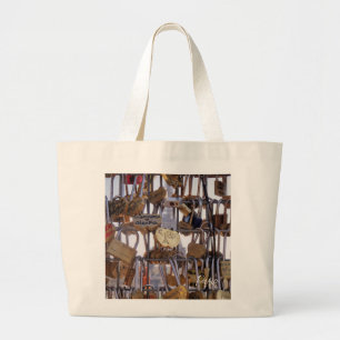 Liefdessloten en Eiffeltoren. Parijs. Frankrijk. T Grote Tote Bag