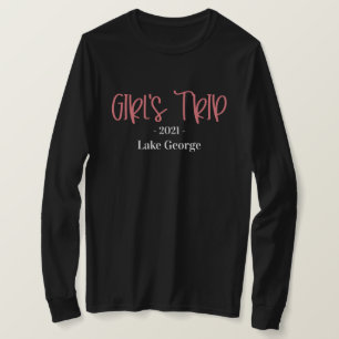 Lieu de voyage de la fille manuscrite et T-shirt d