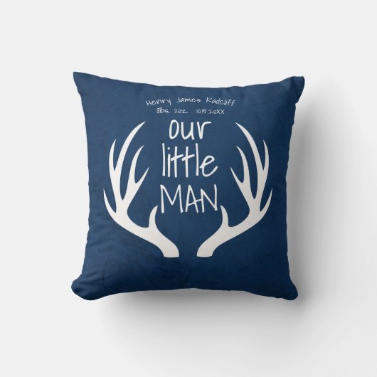 Lieve Blauwe Babyjongen Onze Kleine Man Aankondigi Kussen (Voorkant)