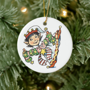 Lieve blije elf die danst, retro kerstcartoon keramisch ornament