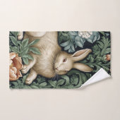 Lièvre et fleurs dans le jardin de style Art nouve (Serviette à main)