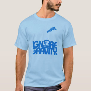 Lif. Is kort. Negeer de zwaartekracht. Snowboard. T-shirt