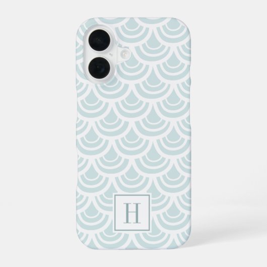 Light Aqua Fishscale Pattern Monogram iPhone 16 Hoesje (Achterkant)