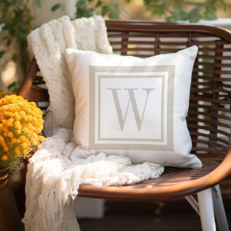 Light Beige and White Classic Square Monogram Buitenkussen
